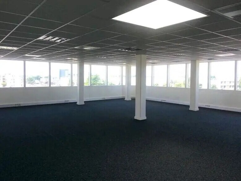 Bureau dans Vélizy-Villacoublay à vendre - Photo intérieure – Image 2 sur 5