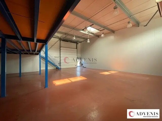 Local d’activités dans Yvrac à louer - Photo de l’immeuble – Image 3 sur 5