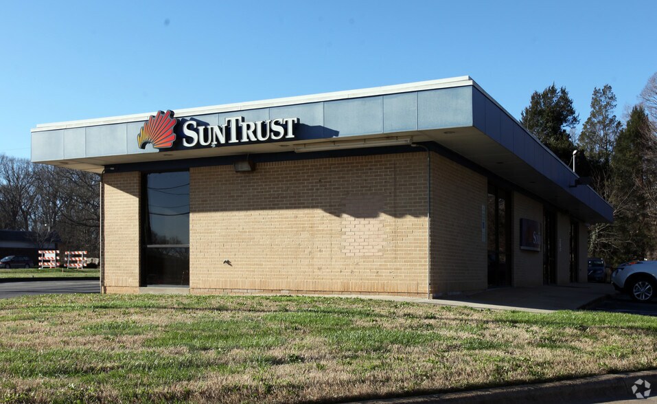 4600 US Highway 220 N, Summerfield, NC à louer - Photo principale – Image 1 sur 5