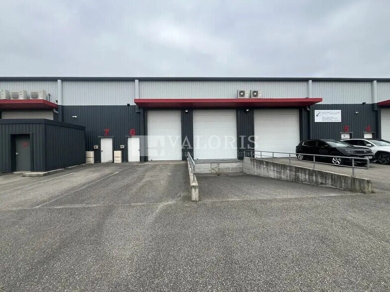 Local d’activités dans Saint-Quentin-Fallavier à louer - Photo de l’immeuble – Image 1 sur 13