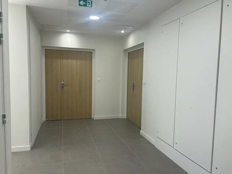 Bureau dans Dardilly à vendre - Photo de l’immeuble – Image 3 sur 15