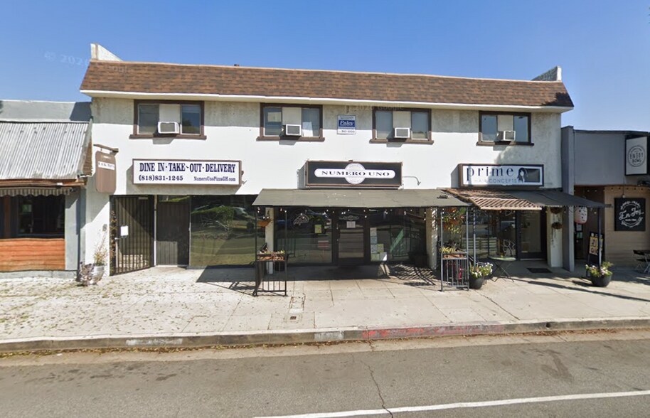 17817 Chatsworth St, Granada Hills, CA à louer - Photo de l’immeuble – Image 1 sur 1
