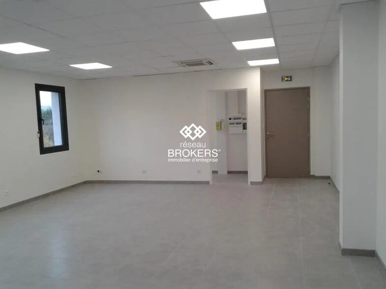 Bureau dans Tresserve à louer - Photo intérieure – Image 3 sur 4