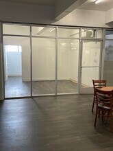 94-333 Waipahu Depot St, Waipahu, HI à louer Photo intérieure– Image 2 sur 4