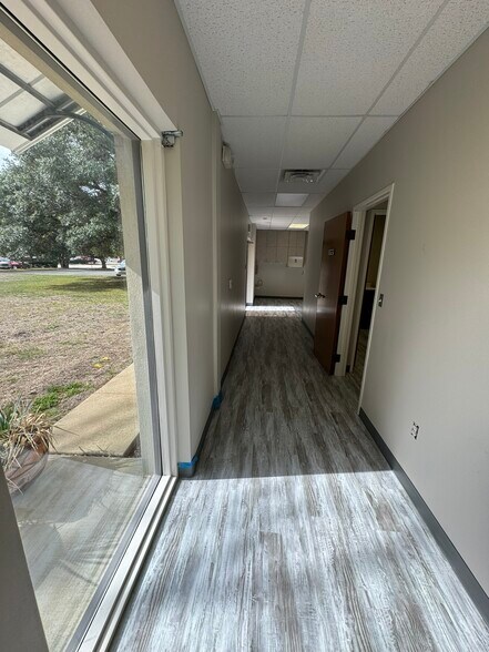 618 Clara Barton Blvd, Garland, TX à louer - Photo intérieure – Image 2 sur 15