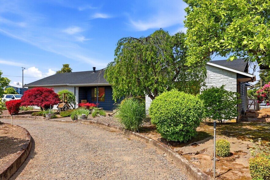 9105 Arney Ln NE, Woodburn, OR à louer - Photo principale – Image 1 sur 30