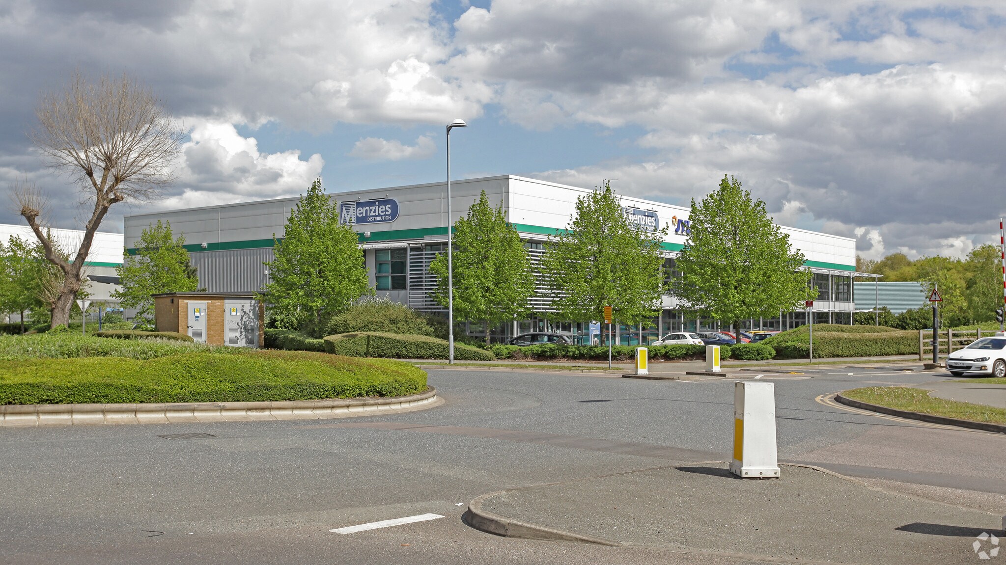 Twelvetrees Cres, Londres à louer Photo de l’immeuble– Image 1 sur 7