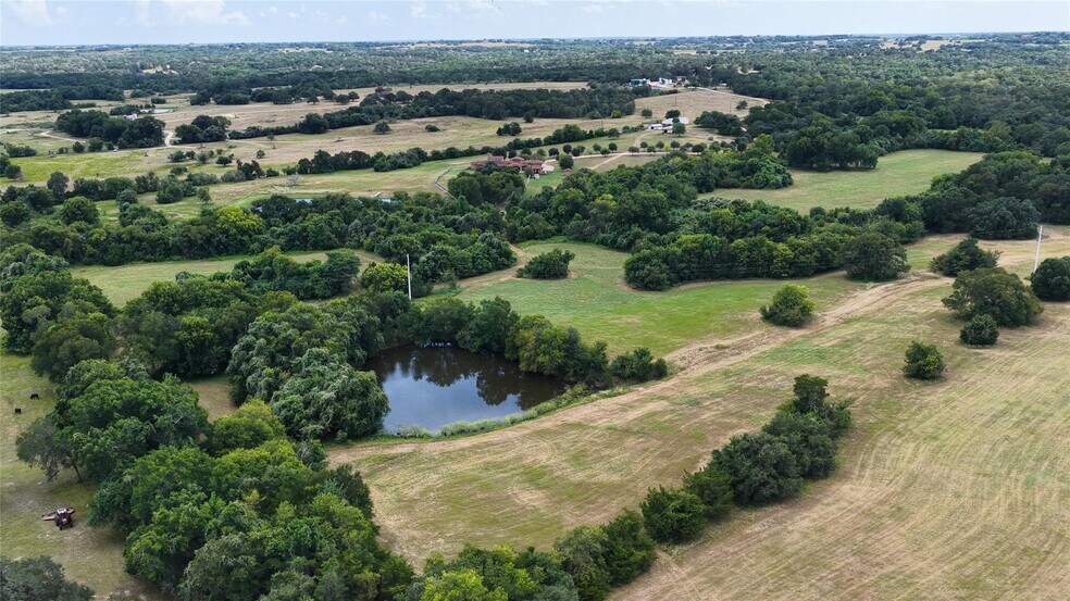 4410 Clay Rd crk, Brenham, TX à vendre - Photo de l’immeuble – Image 2 sur 49