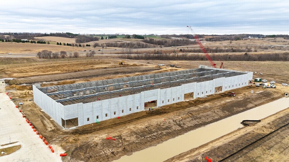4500 SE Army Post Rd, West Des Moines, IA à louer - Photo de l’immeuble – Image 2 sur 6
