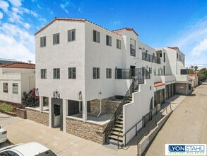 824 W 9th St, San Pedro, CA à louer Photo intérieure– Image 2 sur 30