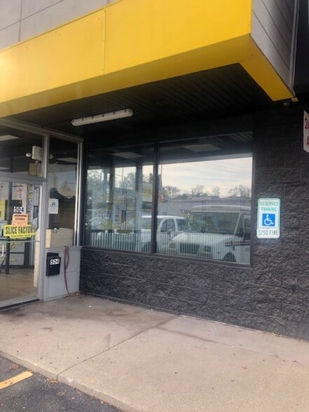 504 Manneheim Rd, Bellwood, IL à louer - Photo de l’immeuble – Image 2 sur 4