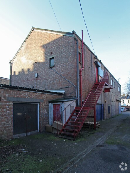 22-24 Powell Rd, Londres à vendre - Photo de l’immeuble – Image 2 sur 2