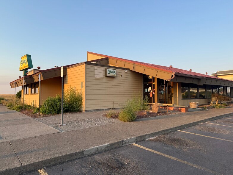 319 SE Nye Ave, Pendleton, OR à louer - Photo de l’immeuble – Image 3 sur 15
