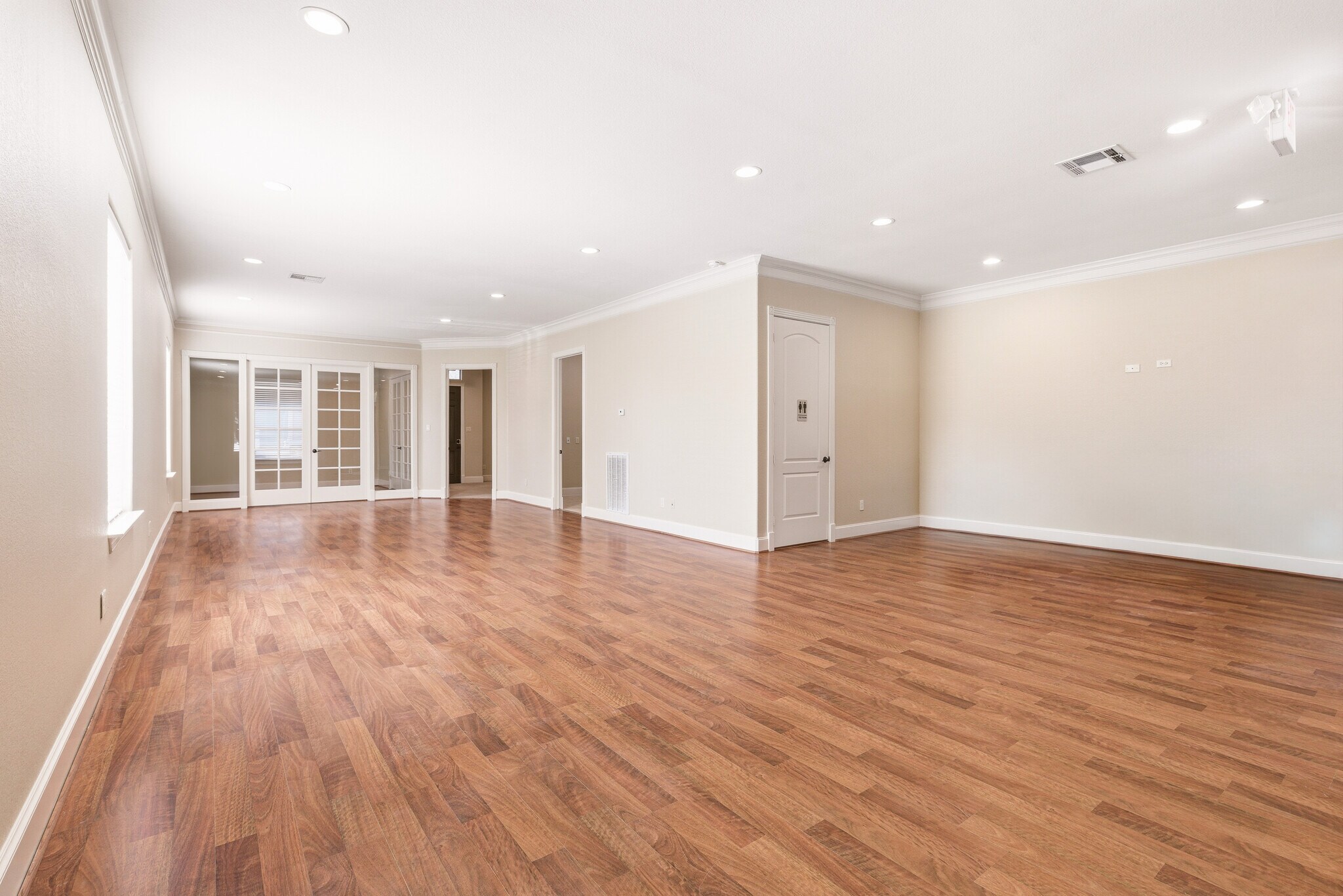 11623 Spring Cypress Rd, Tomball, TX à vendre Photo de l’immeuble– Image 1 sur 25