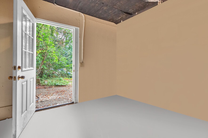 414 Perry Hill Rd, Montgomery, AL à vendre - Photo intérieure – Image 3 sur 51