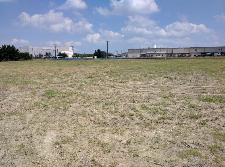 Justin & Industrial, Rockwall, TX à vendre - Photo principale – Image 1 sur 3