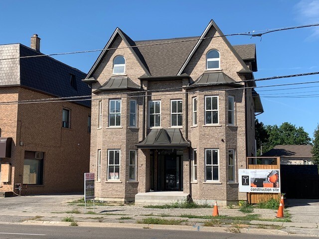 352 N Main St, Markham, ON à vendre - Photo principale – Image 1 sur 2