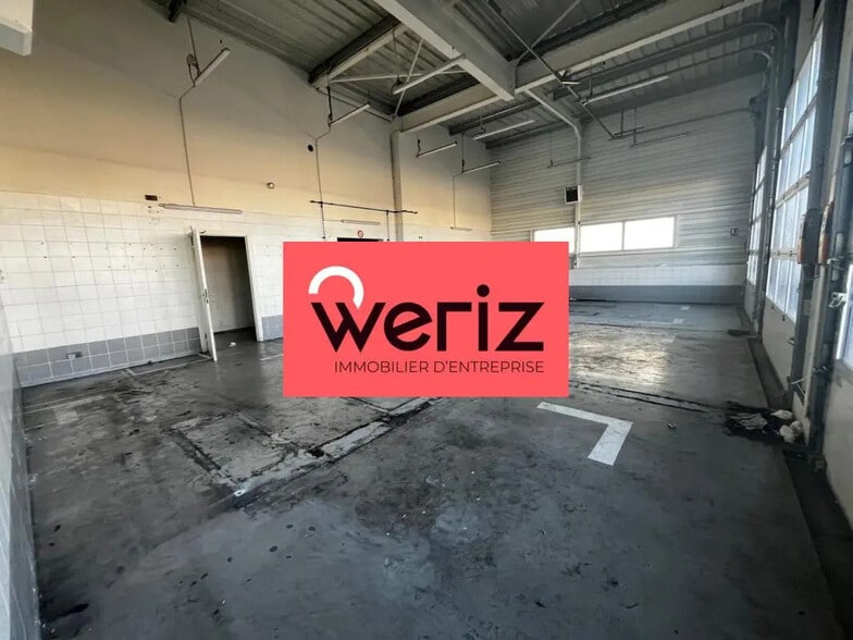 Industriel/Logistique dans Saint-Mitre-les-Remparts à vendre - Photo intérieure – Image 3 sur 5