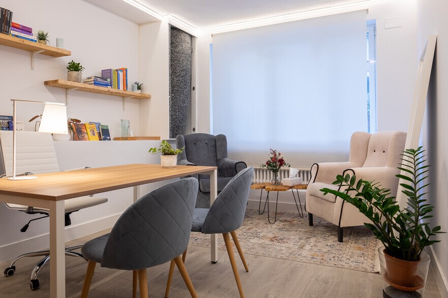 Espace de coworking dans Calle de Sor Ángela de la Cruz, 40, Madrid à louer - Photo intérieure – Image 2 sur 5