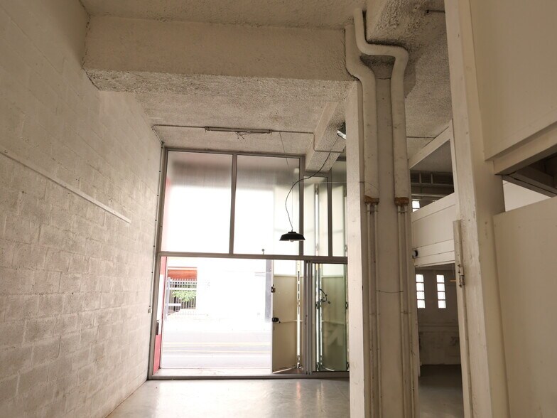 Immeuble residentiel dans Paris à vendre - Photo intérieure – Image 2 sur 5