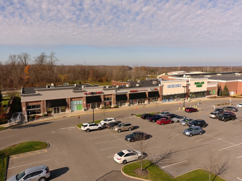 255 Meadowlands Dr, Chardon, OH à louer - Photo de l’immeuble – Image 1 sur 6