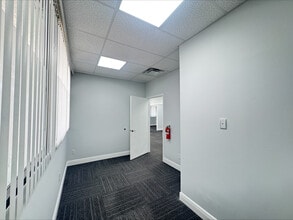 23123 State Road 7, Boca Raton, FL à louer Photo intérieure– Image 2 sur 10