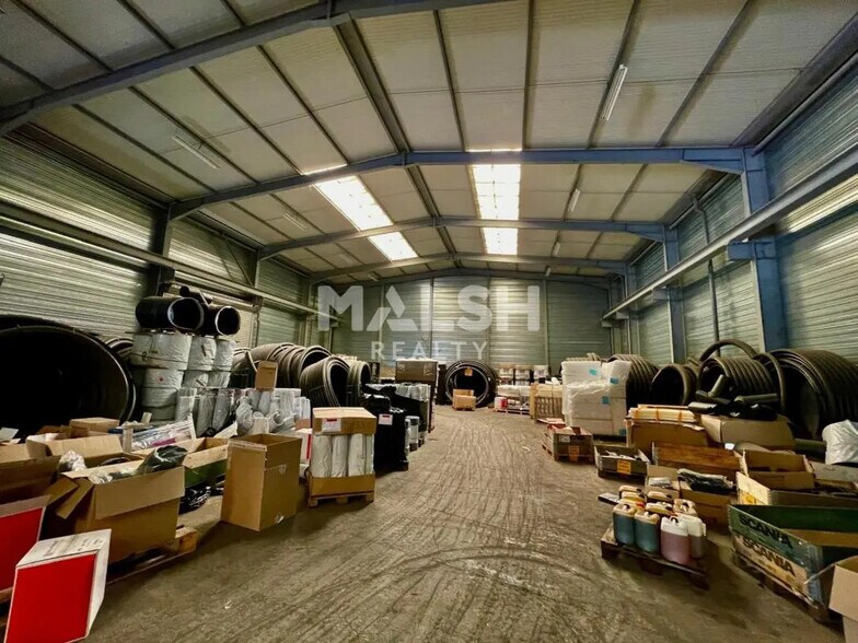 Local d’activités dans GRIGNY-SUR-RHÔNE à louer - Photo intérieure – Image 3 sur 8