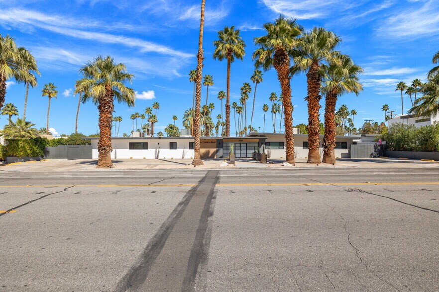 2080 S Camino Real, Palm Springs, CA à vendre - Photo de l’immeuble – Image 3 sur 46