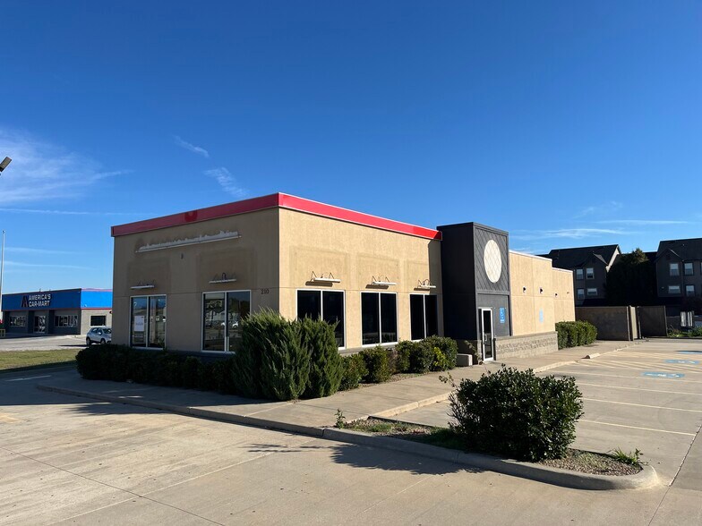 206 SW Sheridan Rd, Lawton, OK à louer - Photo de l’immeuble – Image 2 sur 3