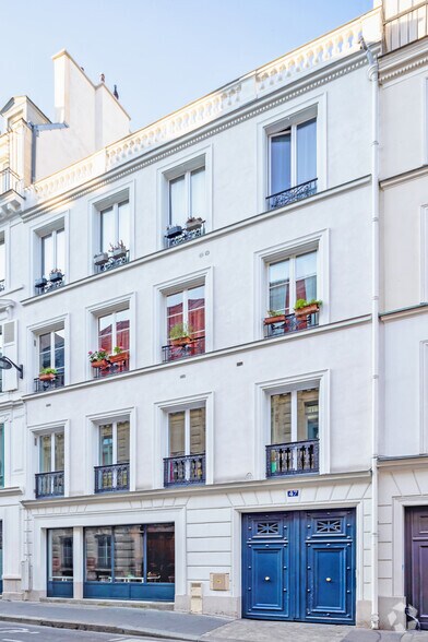 Rue De Chabrol, Paris à vendre - Photo principale – Image 1 sur 1
