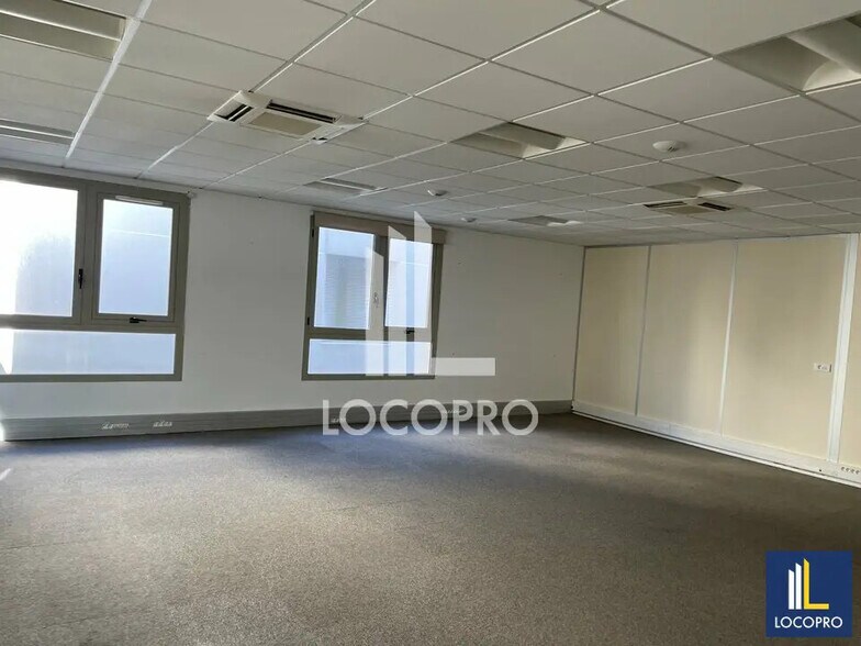 Bureau dans SOPHIA ANTIPOLIS à louer - Photo de l’immeuble – Image 3 sur 6