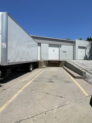 Plus de détails pour 1304 E Hartman Ave, Omaha, NE - Local d'activités, Industriel/Logistique à louer