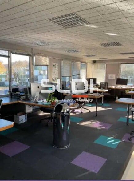 Bureau dans Lissieu à vendre - Photo de l’immeuble – Image 2 sur 7