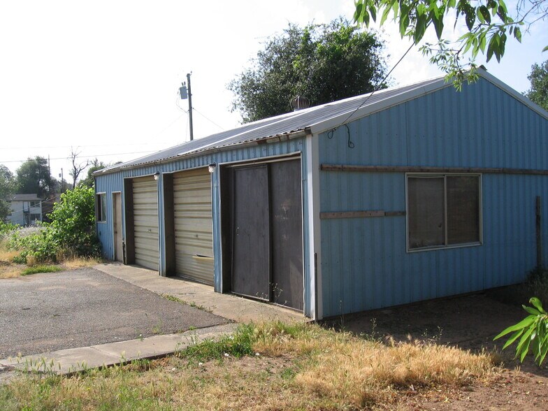 2056 Rosamond St, Shasta Lake, CA à vendre - Photo de l’immeuble – Image 3 sur 4