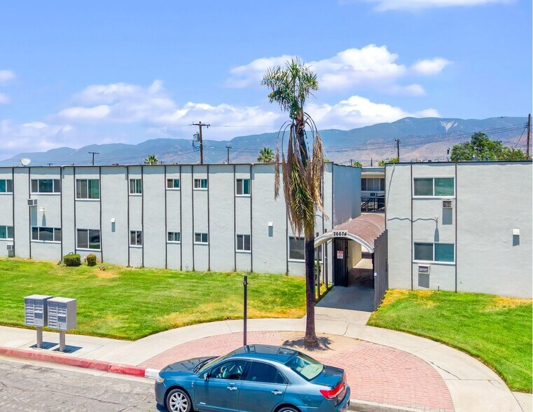26674 Ward St, Highland, CA à vendre - Photo de l’immeuble – Image 3 sur 51