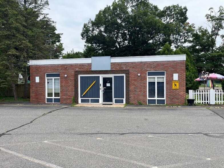 20 Church St, Ellington, CT à louer - Photo de l’immeuble – Image 1 sur 1