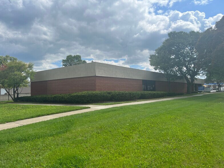 26060 Southfield Rd, Lathrup Village, MI à louer - Photo de l’immeuble – Image 3 sur 3