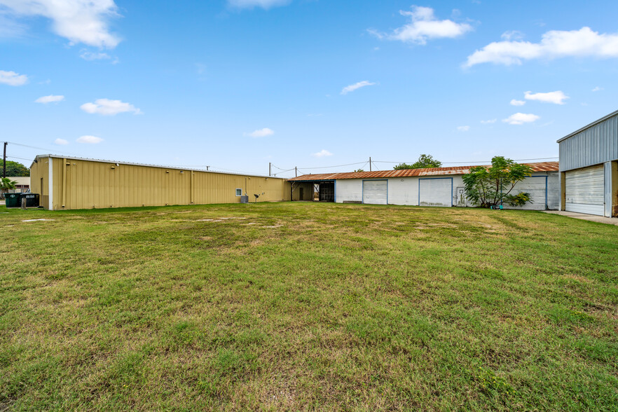 Portefeuille de 3 biens à vendre sur LoopNet.fr - Photo principale – Image 2 sur 2