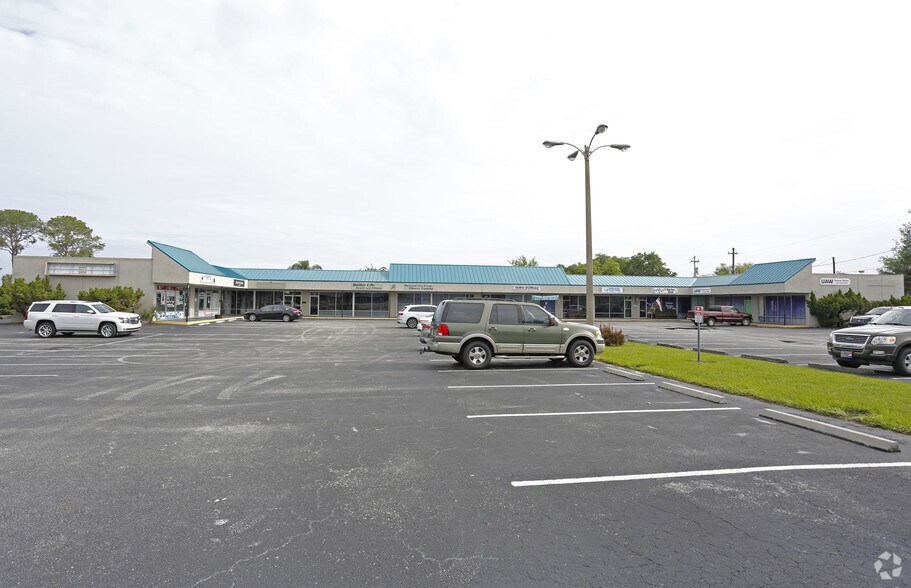 219 Avenue O SW, Winter Haven, FL à louer - Photo de l’immeuble – Image 2 sur 7