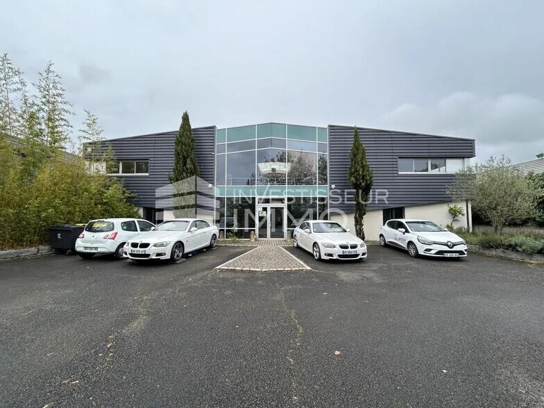 Bureau dans Vigny à vendre - Photo de l’immeuble – Image 1 sur 4