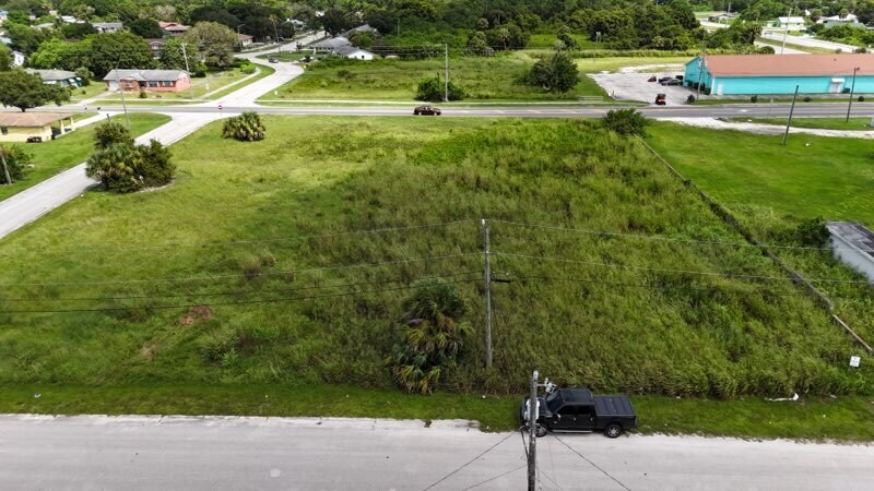 0 Bedford Drive Dr, Fort Pierce, FL à louer - Photo de l’immeuble – Image 3 sur 3