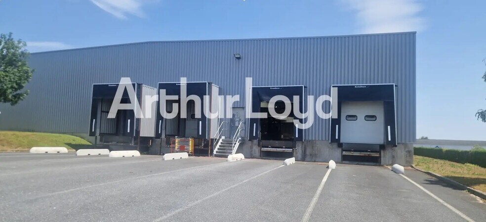 Industriel/Logistique dans Carpiquet à louer - Photo de l’immeuble – Image 1 sur 5