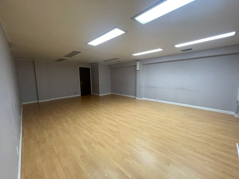 101 E Huntington Dr, Arcadia, CA à louer - Photo de l’immeuble – Image 3 sur 3