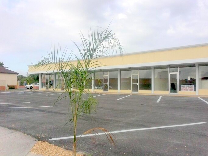 2500-2512 S Hopkins Ave, Titusville, FL à louer - Photo de l’immeuble – Image 2 sur 10