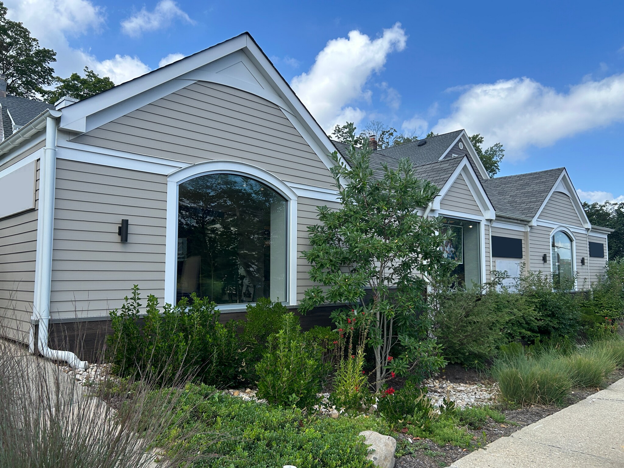 445 New York Ave, Huntington, NY à louer Photo principale– Image 1 sur 7