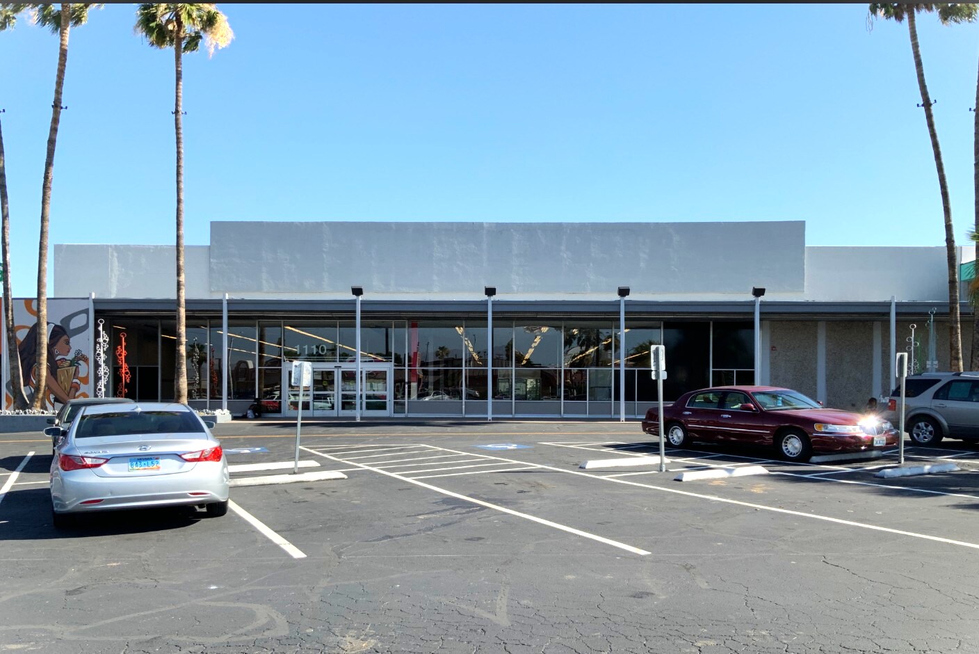 1110 E Charleston Blvd, Las Vegas, NV à louer Photo principale– Image 1 sur 6