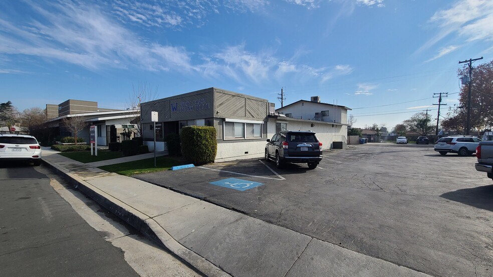 215 China Grade Loop, Bakersfield, CA à vendre - Photo de l’immeuble – Image 2 sur 23