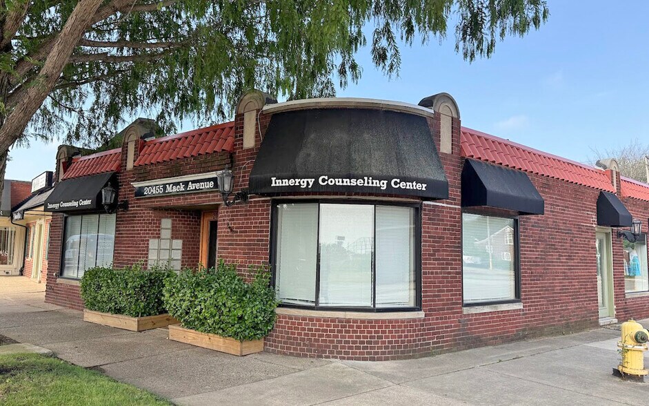 20455 Mack Ave, Grosse Pointe Woods, MI à louer - Photo de l’immeuble – Image 3 sur 7