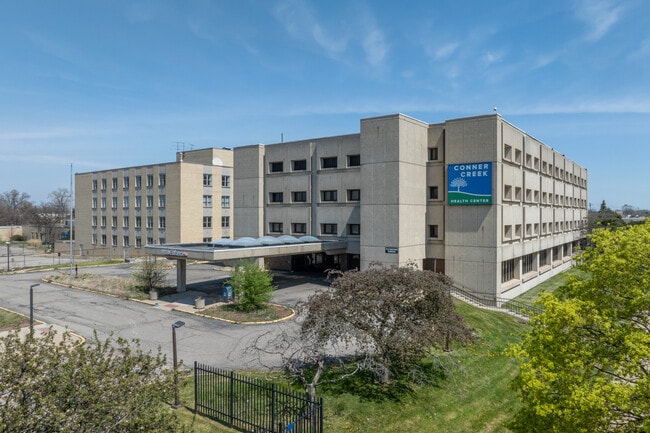 Plus de détails pour 4777 E Outer Dr, Detroit, MI - Santé à vendre