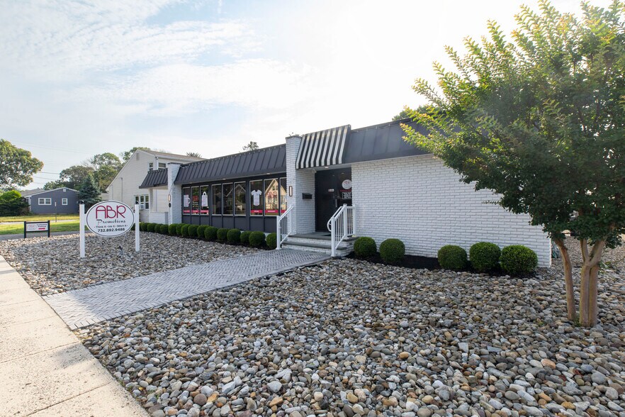 832 Beaver Dam Rd, Point Pleasant, NJ à louer - Photo de l’immeuble – Image 3 sur 5